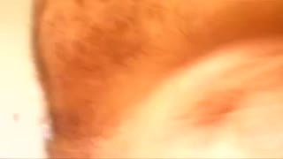 Oma in oeffentlicher toilette