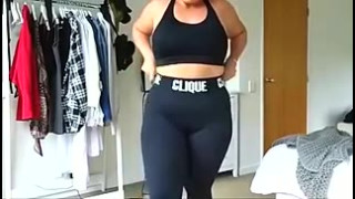 Supersexy BBW Yogamom