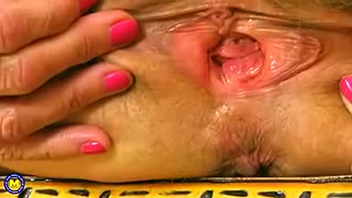 Kinky Mature Woman Fucks Her Own Pussy - MatureNL