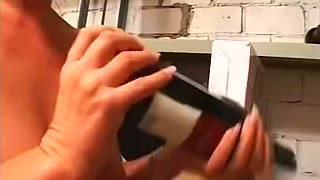 Komm Mit In Den Keller - Mama Zeigt Dir Wie Man Fickt