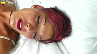 Naughty Housewife Playing With Herself After Reading A Book - MatureNL