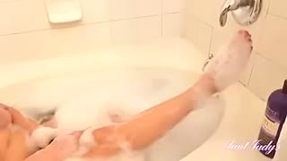 Cameron Aj is a chubby, blonde mature who likes to masturbate while having a relaxing bath