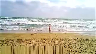 Josephine de l'Ile Maurice : La pisseuse au Cap d'Agde en hiver.